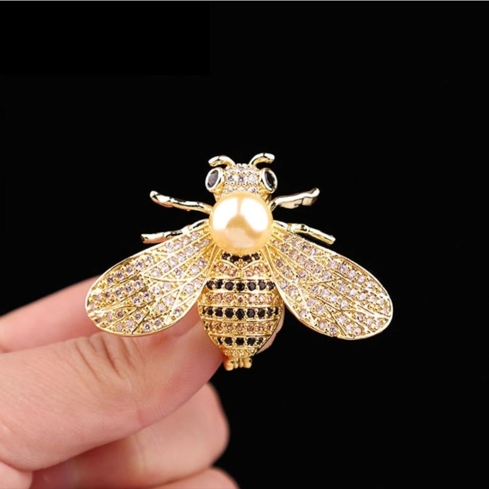 Women’s Jewelry Adorable Fashion Cute Gold and Black Bee Brooch with Pearl - Picture 2 of 2